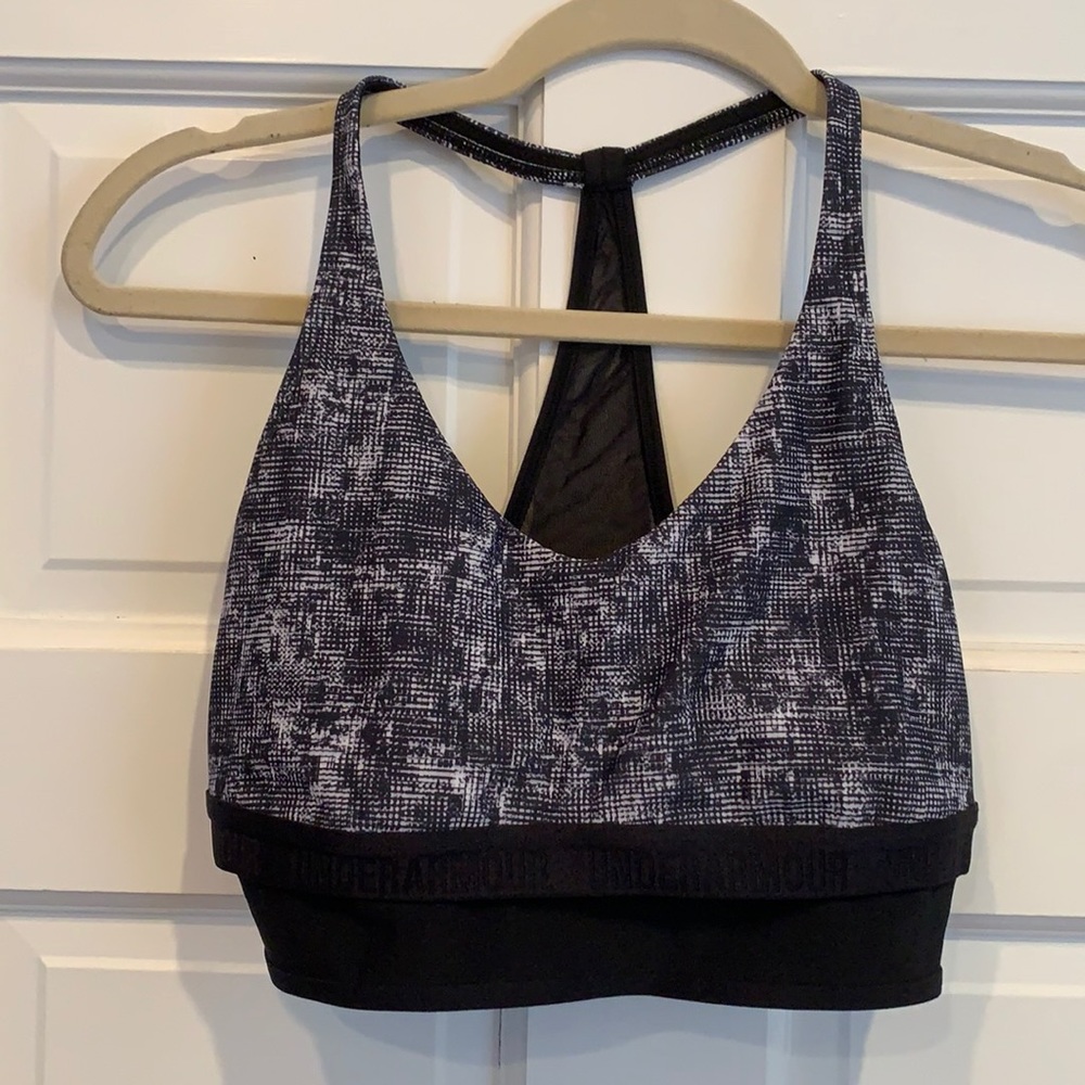 Under Armour sports bra. Sz medium. Like new!